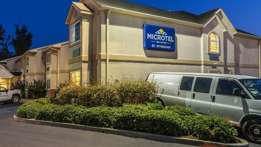 Microtel Inn & Suites by Wyndham Auburn