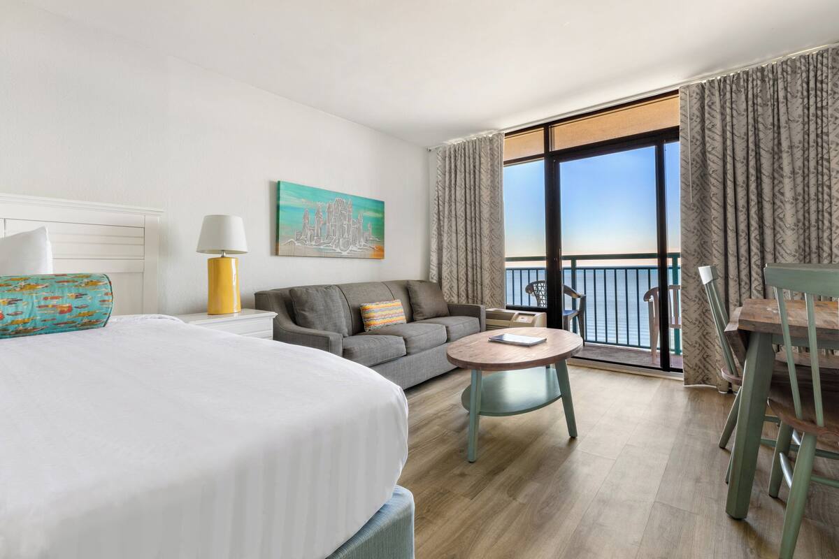 room, 1 king bed, ocean view | desk, laptop workspace, iron/ironing board, free wifi