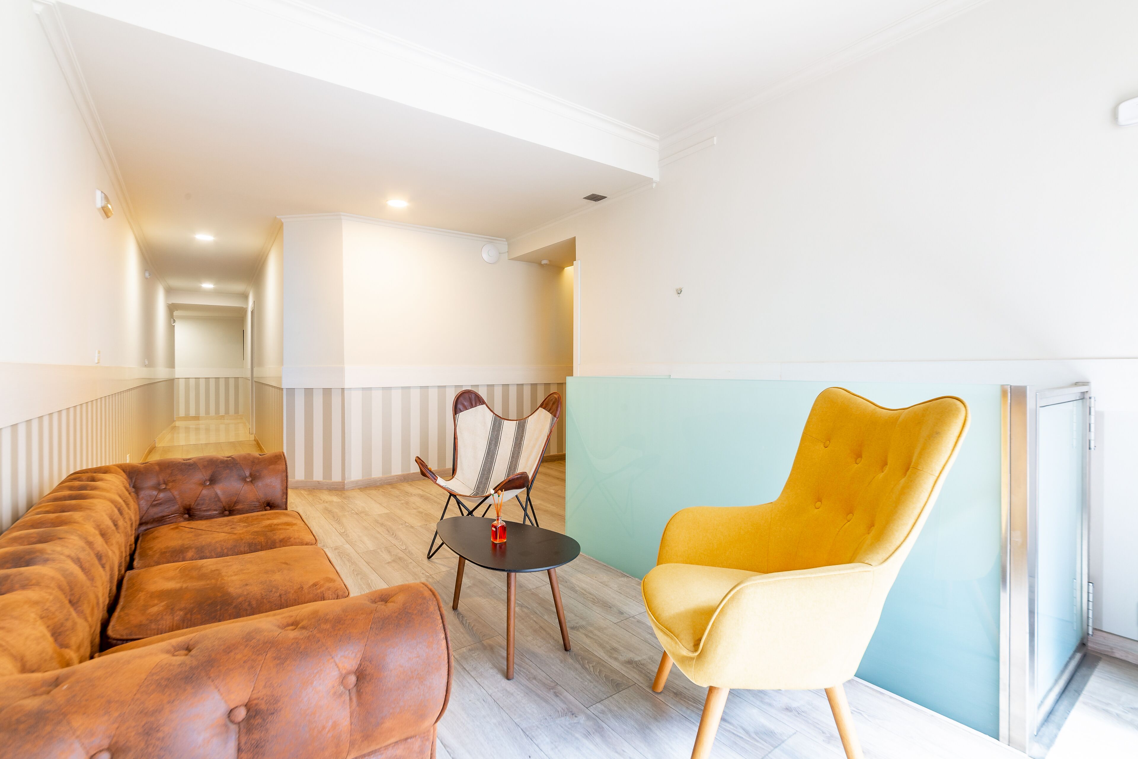 32-inch flat-screen tv with cable channels, tv