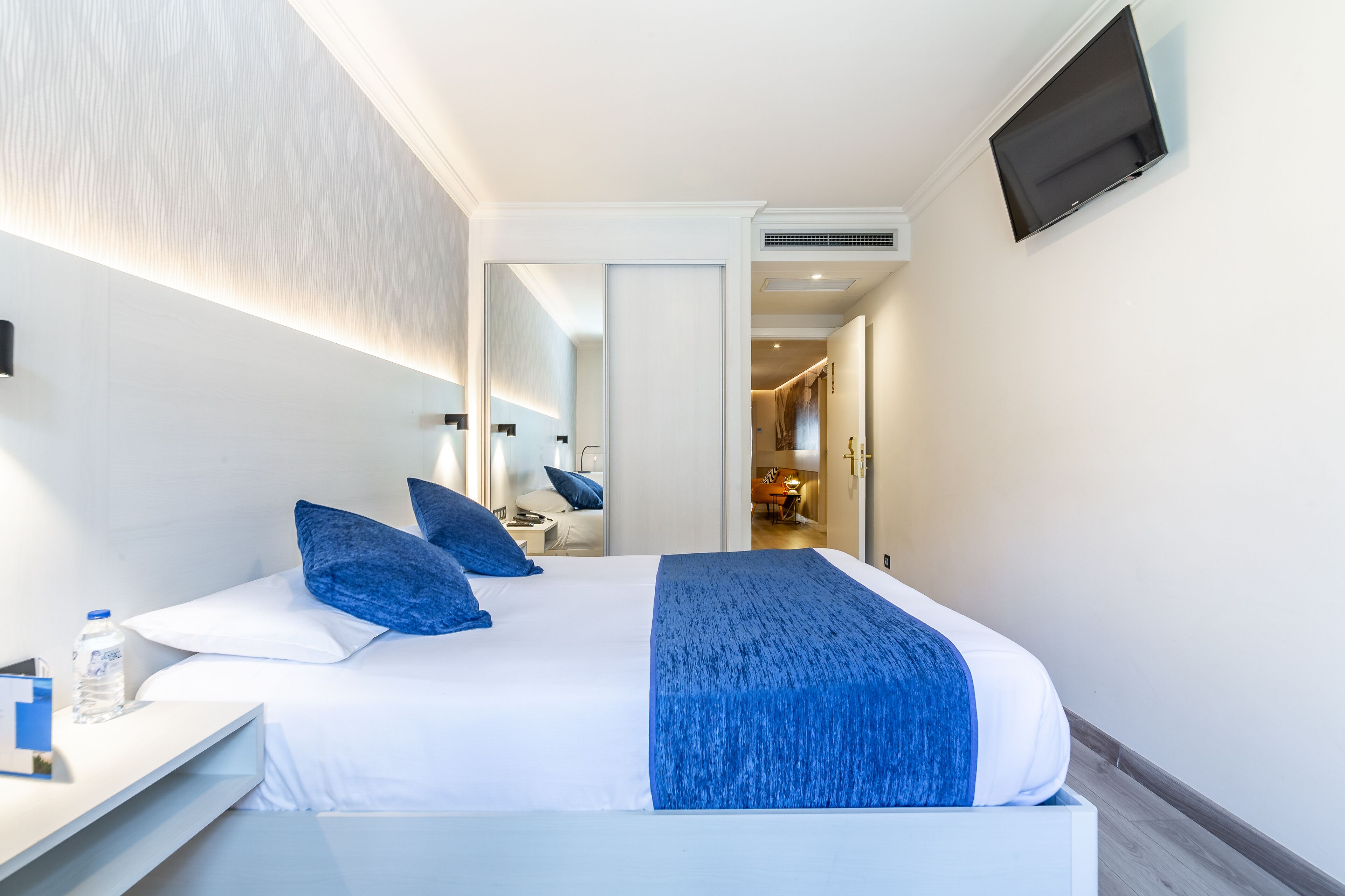 superior double or twin room | 1 bedroom, memory-foam beds, desk, laptop workspace