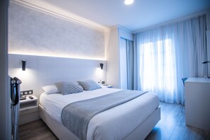 Superior-dobbeltværelse til 1 person | Senge med madrasser af memory foam, skrivebord