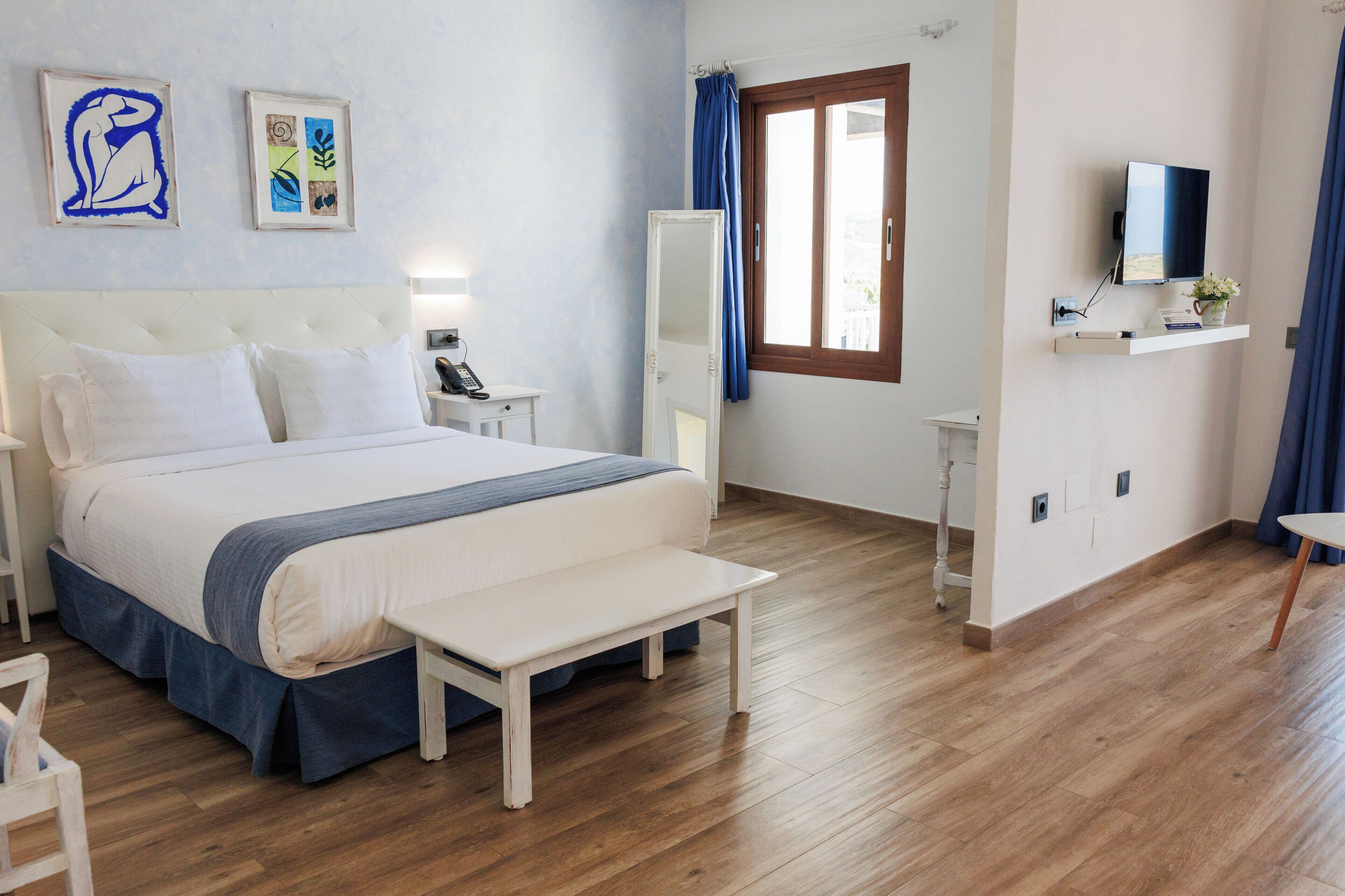 Decoración personalizada, cortinas blackout y ropa de cama 