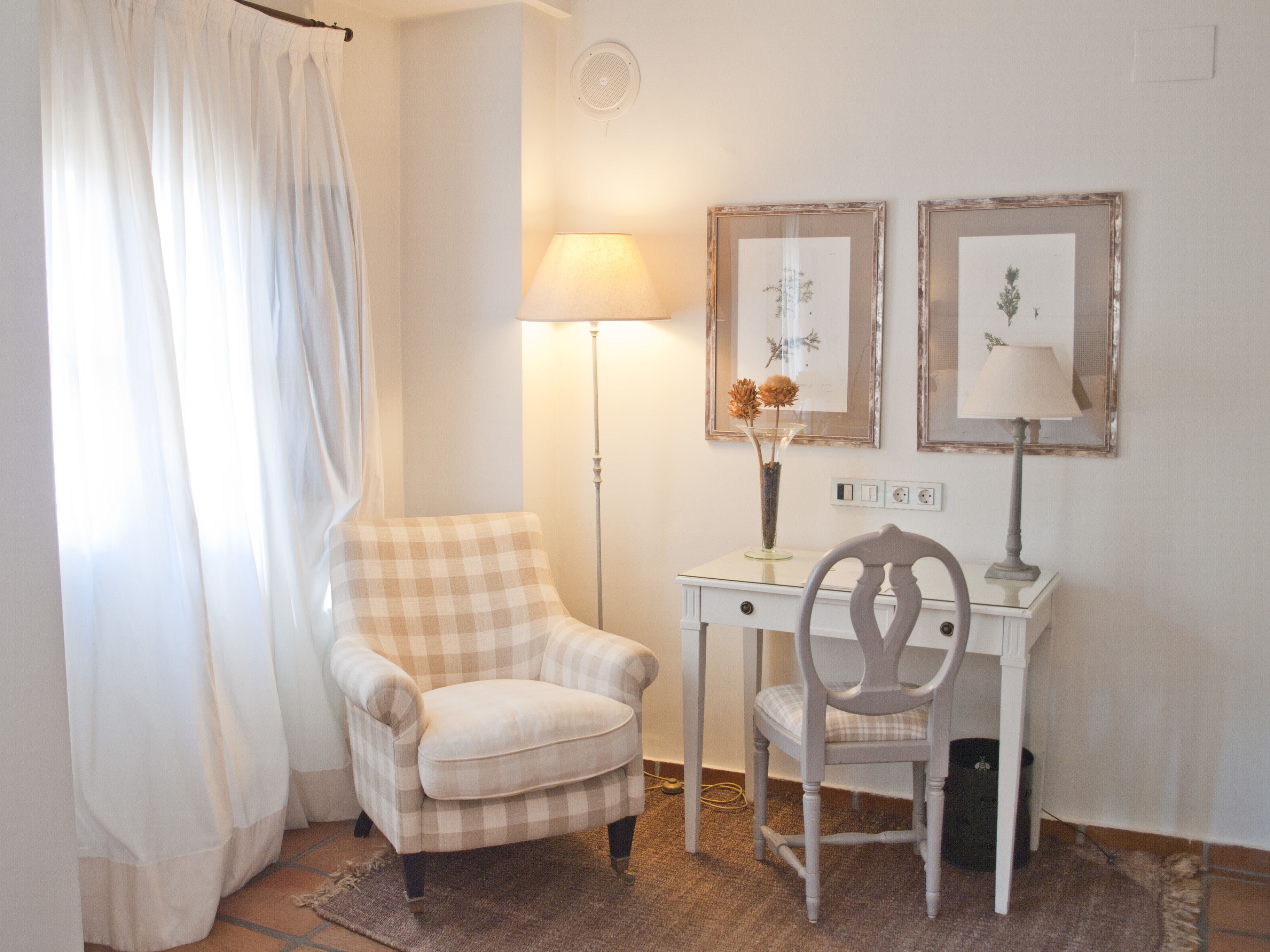 1 bedroom, premium bedding, down duvets, minibar