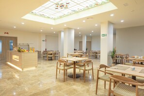 Daily buffet breakfast for a fee - Checkin Valencia Ciscar (Picanya)