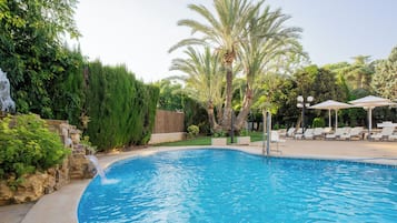 Piscina a l'aire lliure de temporada