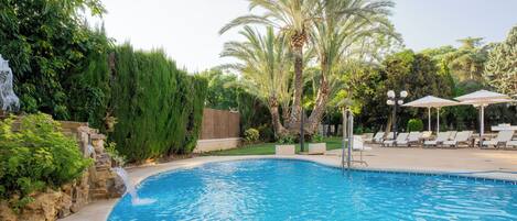 Piscine extérieure (ouverte en saison)