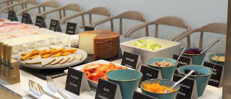 Daily buffet breakfast for a fee