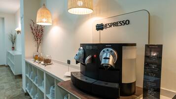 Dagelijks ontbijtbuffet (EUR 10 per persoon)