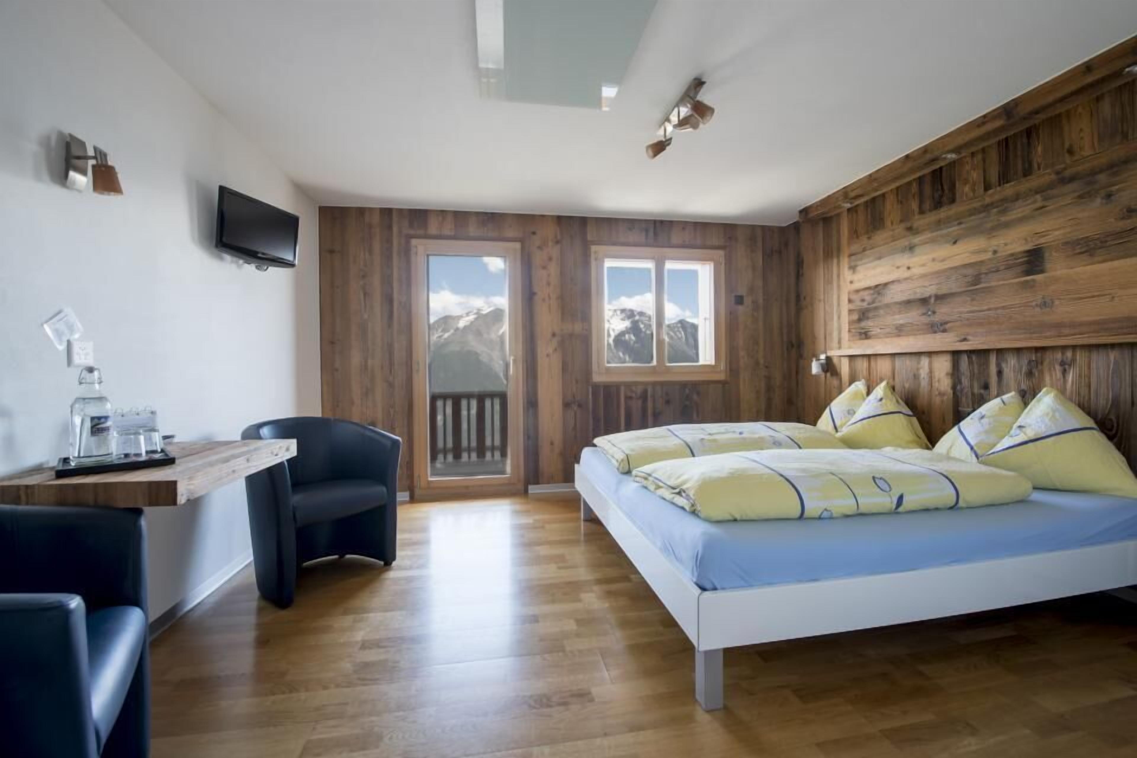 superior double room, balcony, mountain view (south) | premium bedding, in-room safe, desk, free cots/infant beds