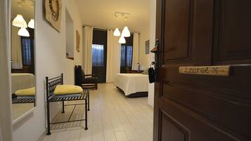 Couette en duvet d'oie, minibar, Wi-Fi gratuit, draps fournis