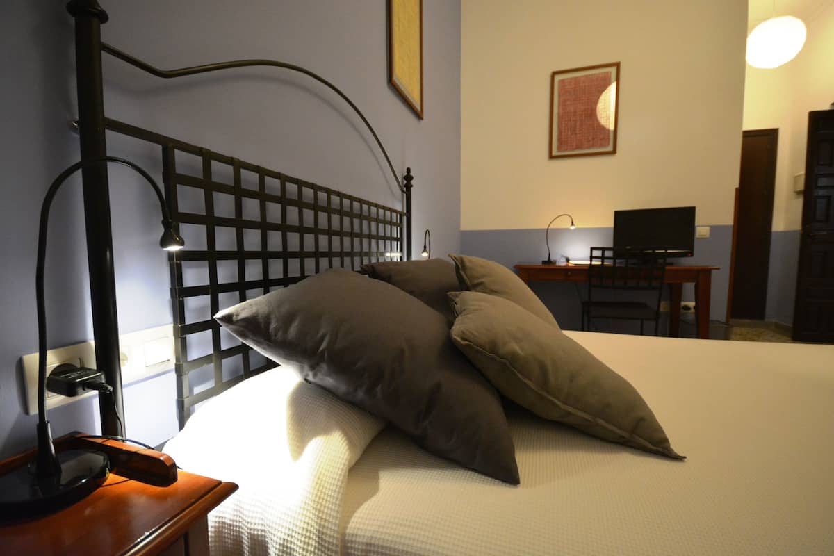 double room | down duvets, minibar, free wifi, bed sheets