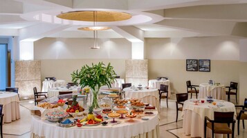 Desayuno buffet incluido todos los días