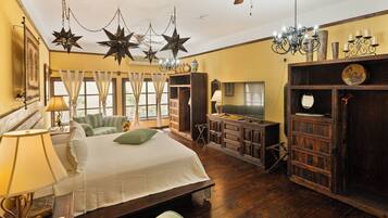Suite, 1 King Bed | 1 bedroom, minibar, in-room safe, individually furnished