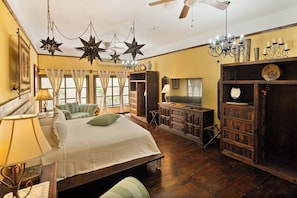 Suite, 1 King Bed | 1 bedroom, minibar, in-room safe, individually furnished