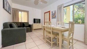 Superior Apartment | Private kitchenette | Full-size fridge, microwave, espresso maker, toaster - Sueño al Mar Residence & Hotel (Tempate)