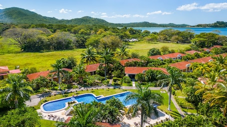 Front of property. Sueño al Mar Residence & Hotel
