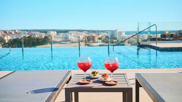 Poolside bar