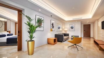 Suite Prestige (2 adults) | 1 bedroom, down comforters, minibar, in-room safe