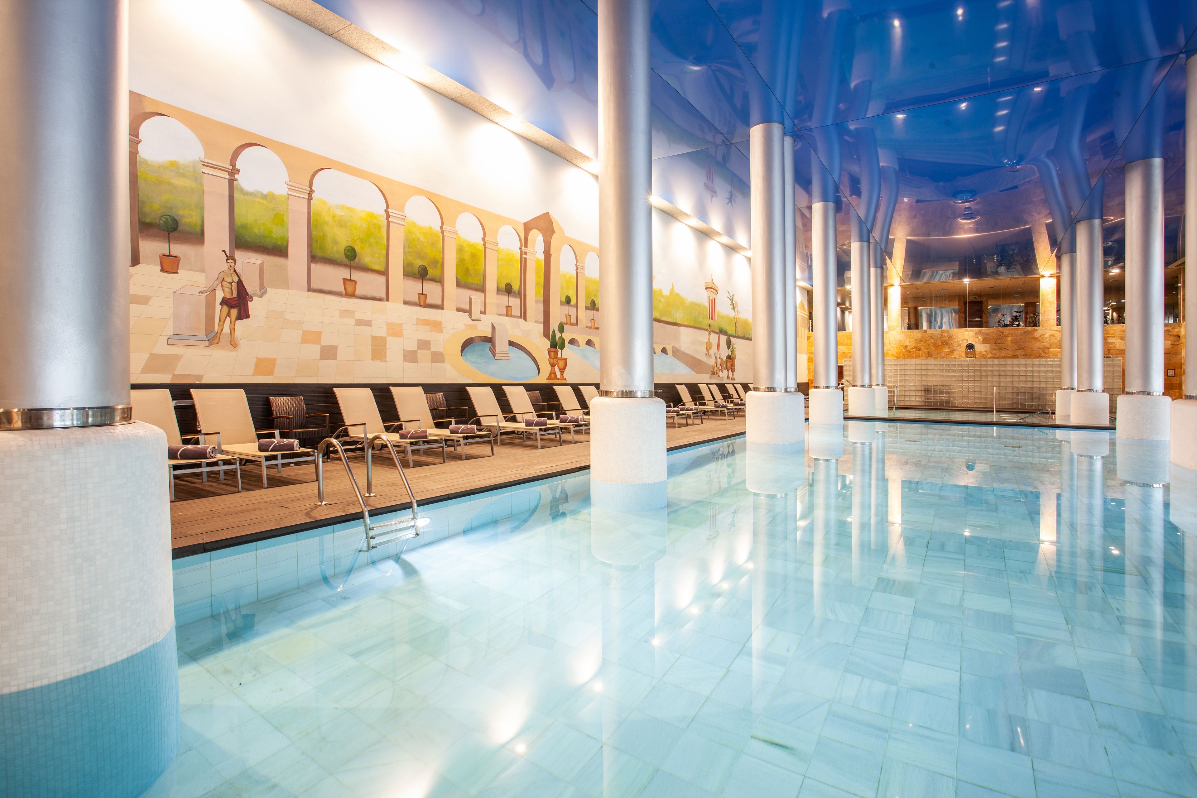 sauna, steam room, turkish bath/hammam, body treatments