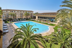 Indoor pool, outdoor pool, pool umbrellas, sun loungers