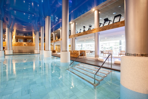 Sauna, steam room, Turkish bath/hammam, body treatments