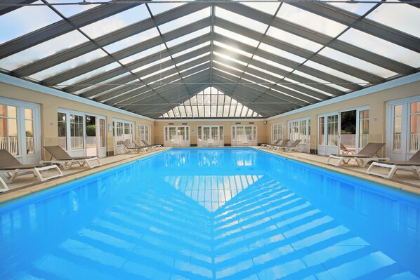 Indoor pool, sun loungers - Pierre & Vacances Résidence Les Jardins de la Côte d'Opale (Le Touquet-Paris-Plage)