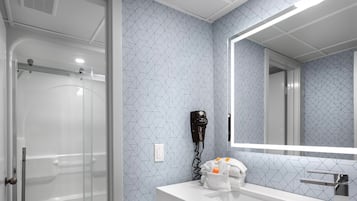Suite, 3 Twin Beds, Partial Ocean View | Bathroom | Free toiletries, hair dryer, towels, soap