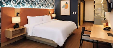 Caja de seguridad en la habitación, escritorio y cortinas blackout