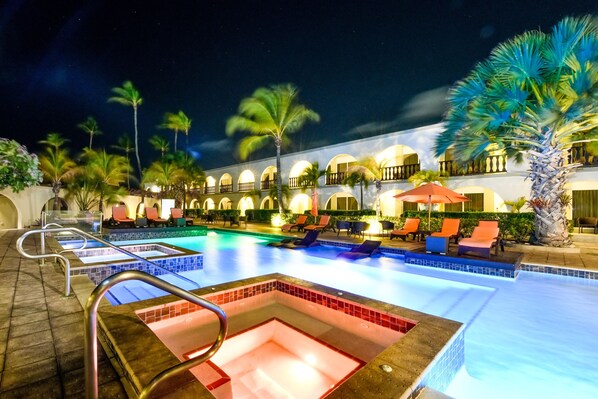 Outdoor pool, pool loungers