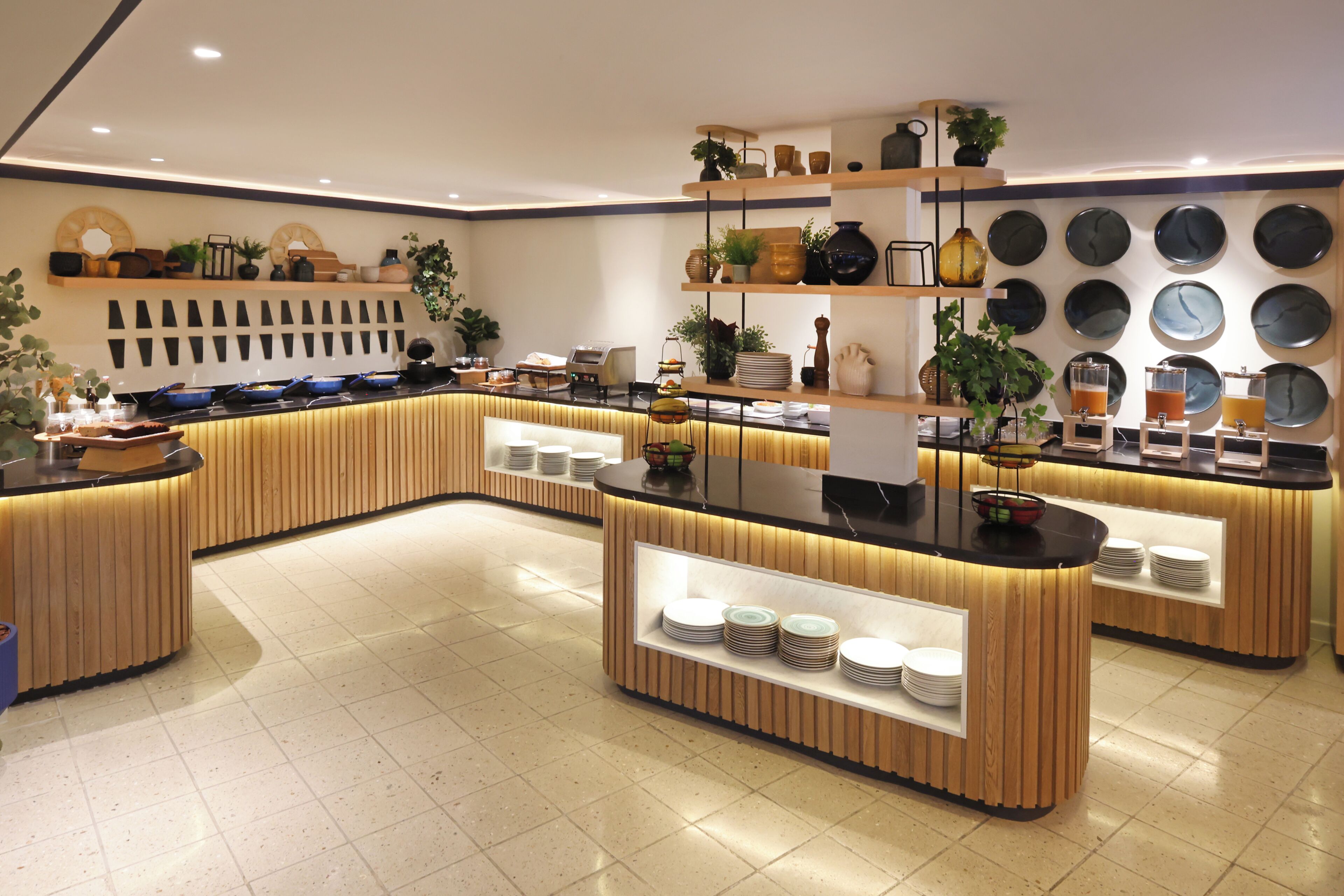 Tägliches großes Frühstück (25 USD pro Person)