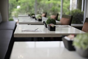 Frühstück und Abendessen
