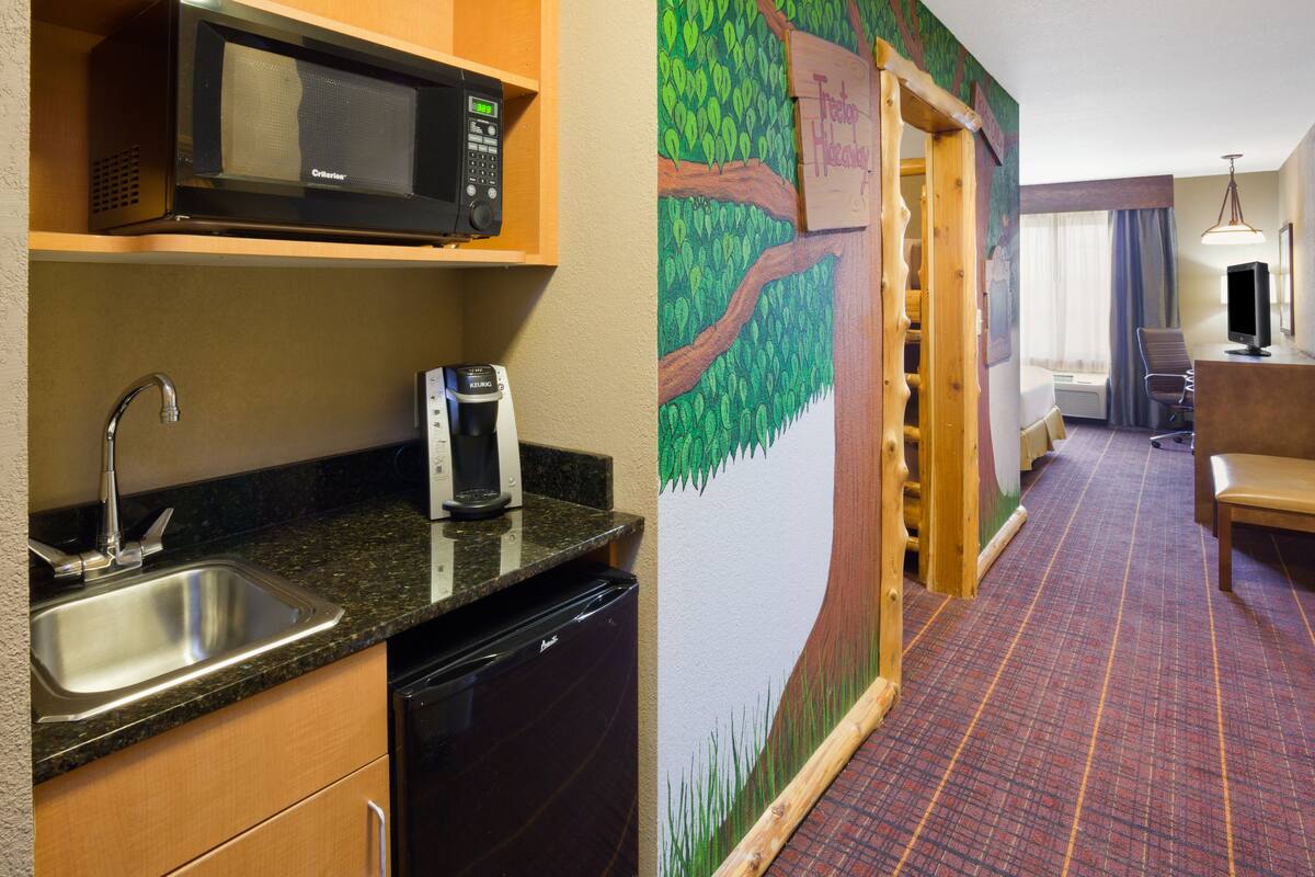 suite, multiple beds | 1 bedroom, premium bedding, in-room safe, desk