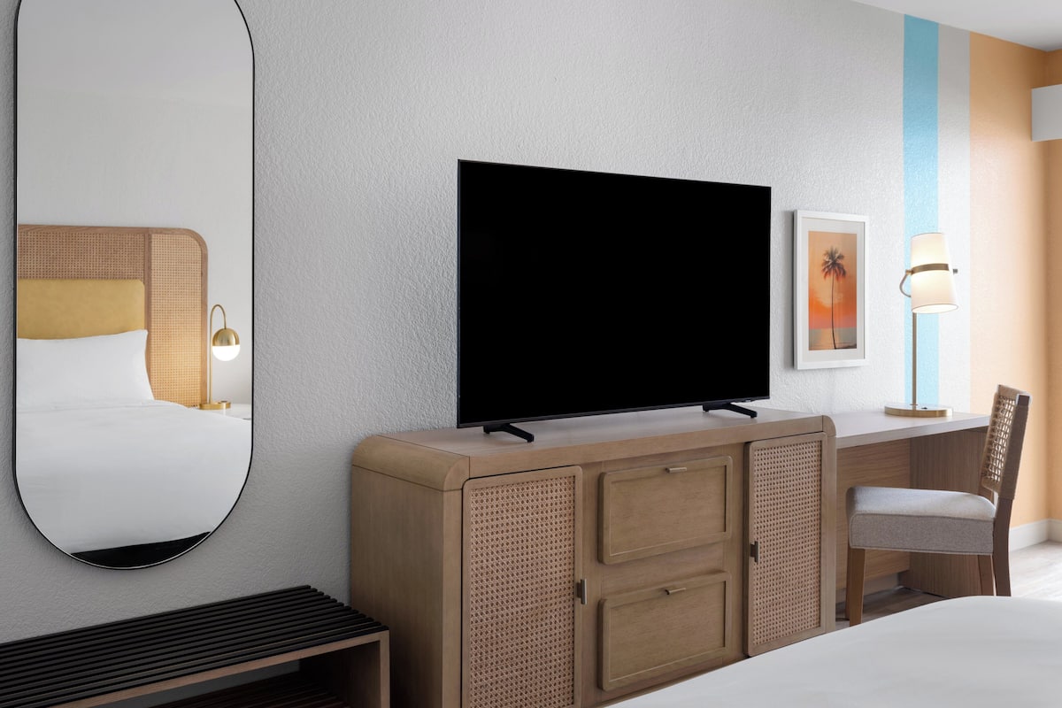 1 Schlafzimmer, Schreibtisch, laptopgeeigneter Arbeitsplatz