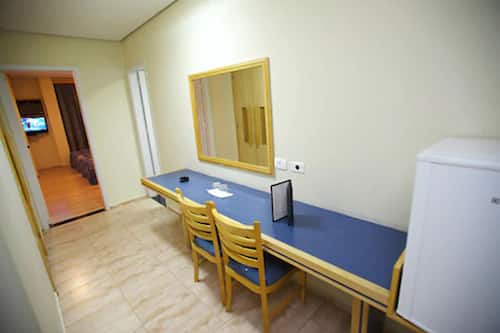 Quarto duplo standard, 2 camas de solteiro | Vista do quarto