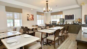 Bao gồm bữa sáng kiểu Âu hàng ngày