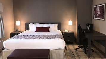 Bộ đồ giường cao cấp, nệm có lớp đệm bông, két bảo mật tại phòng