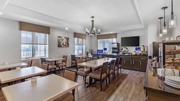 Free daily continental breakfast