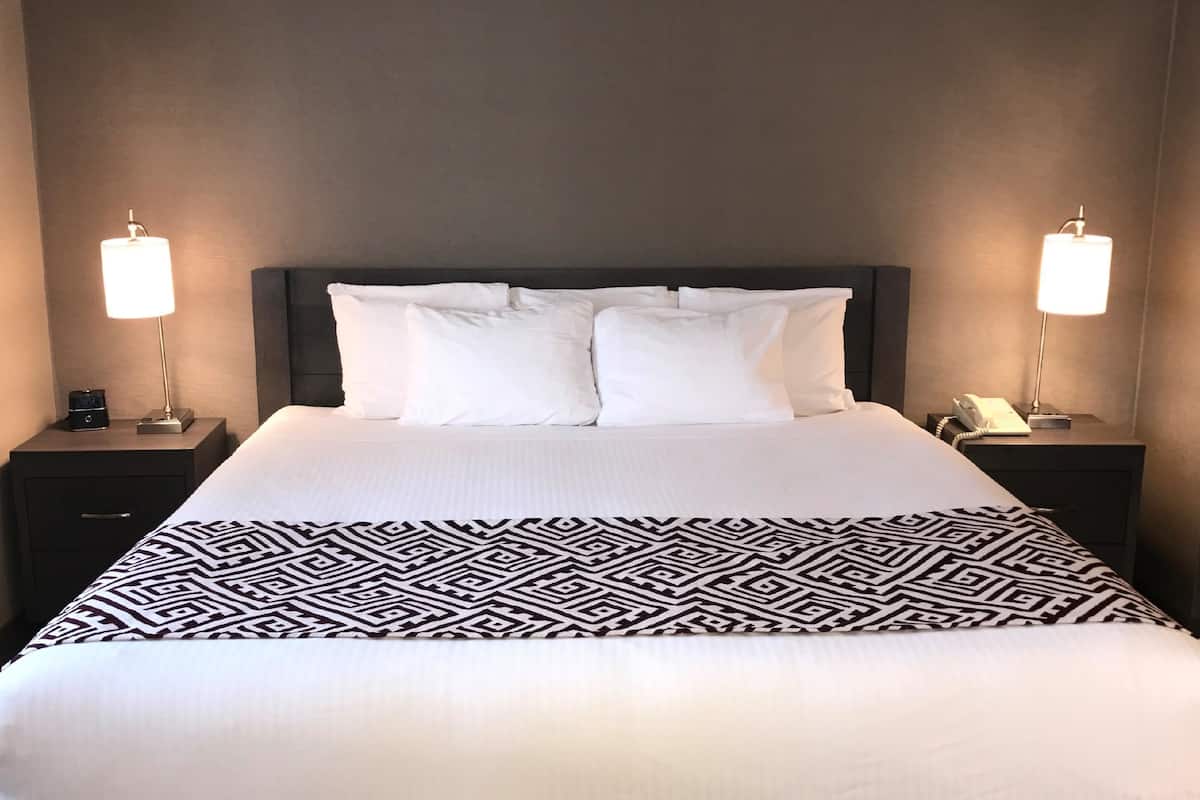 premium bedding, pillow-top beds, in-room safe, blackout curtains