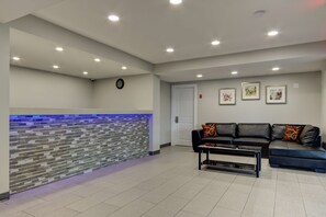 Lobby - Knights Inn Kamloops (Kamloops)