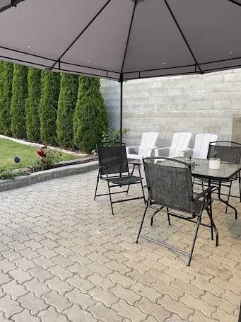 Terrasse/Patio. Sage Inn Merritt