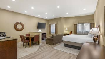 Deluxe Suite, 1 King Bed, Non Smoking (with Sofabed) | Premium bedding, in-room safe, laptop workspace, blackout curtains