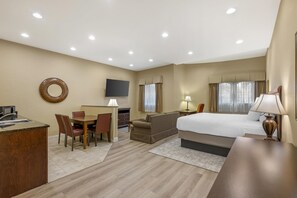 Premium bedding, in-room safe, laptop workspace, blackout curtains