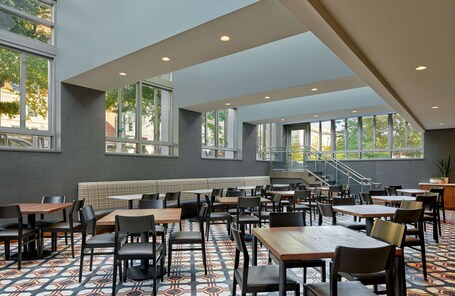 Embassy Suites by Hilton Washington D.C. Convention Center - Image 23
