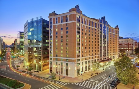 Embassy Suites by Hilton Washington D.C. Convention Center - Image 18