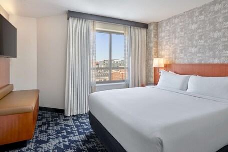 Embassy Suites by Hilton Washington D.C. Convention Center - Image 1