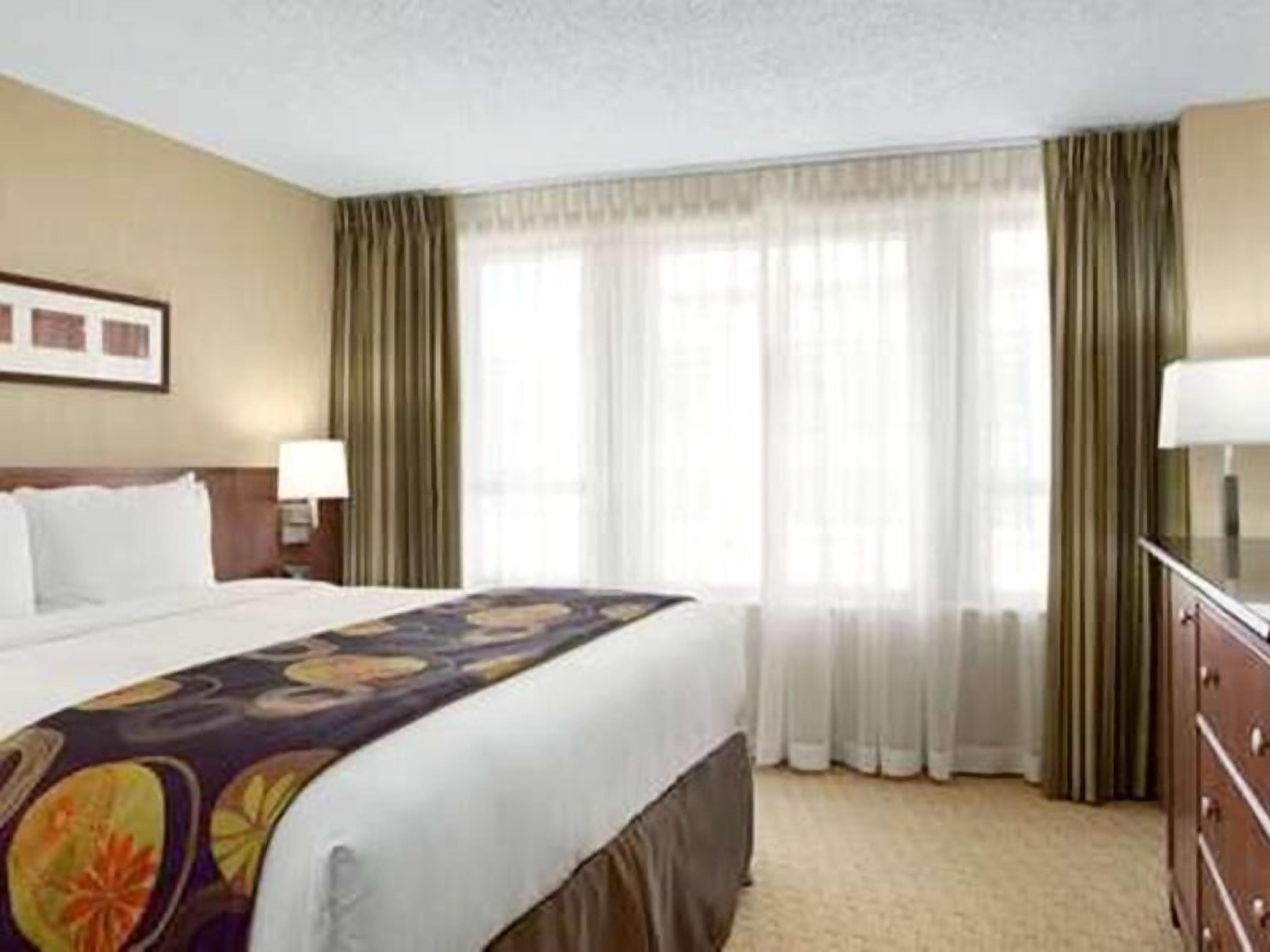 1 bedroom, premium bedding, pillowtop beds, desk