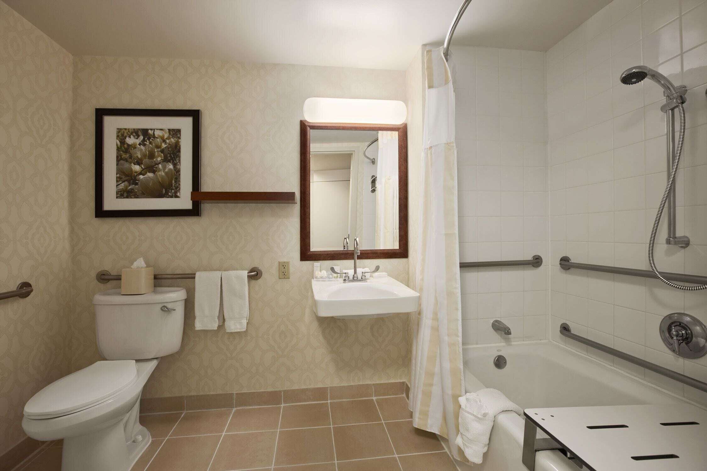 Salle de bain | Articles de toilette gratuits, sèche-cheveux, serviettes fournies, savon