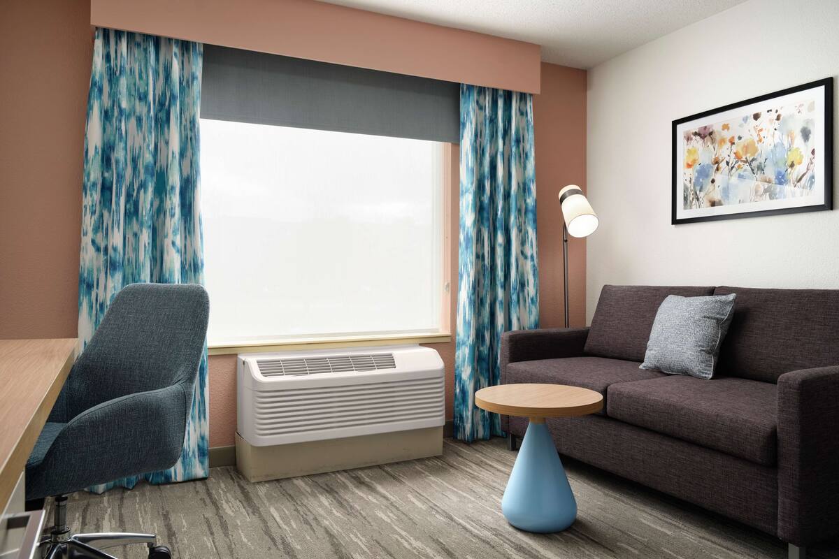 42-inch lcd tv with satellite channels, tv, pay films