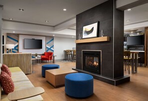 Lobby - Hilton Garden Inn Boston-Burlington (Burlington)