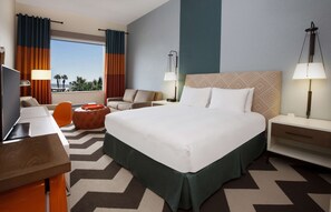 Premium bedding, in-room safe, desk, iron/ironing board - DoubleTree by Hilton Hotel Galveston Beach (Galveston)